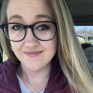 Meet your Posher, Alaina